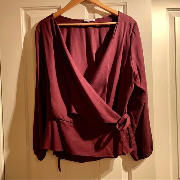 Like New Vetta The Vintage Collar Wrap Blouse - Picture 5 of 14